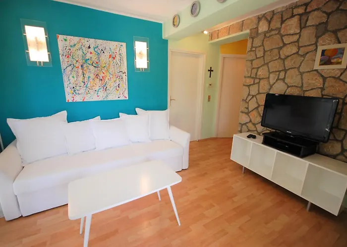 Samanic By El-pi Tours Apartamento Njivice