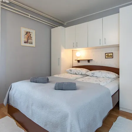 Samanic By El-pi Tours Njivice